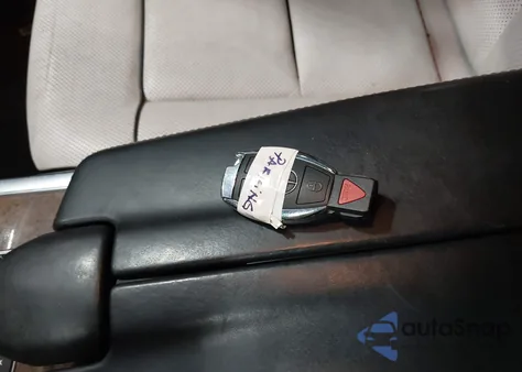 2014 Mercedes-Benz E 350 4Matic z USA, uszkodzony, nr VIN WDDHF8JBXEB055007